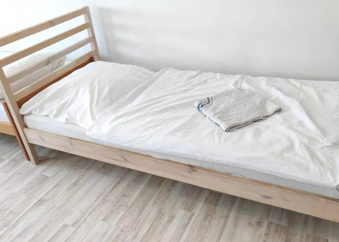 Botanic Garden Private Homestay Wroclaw